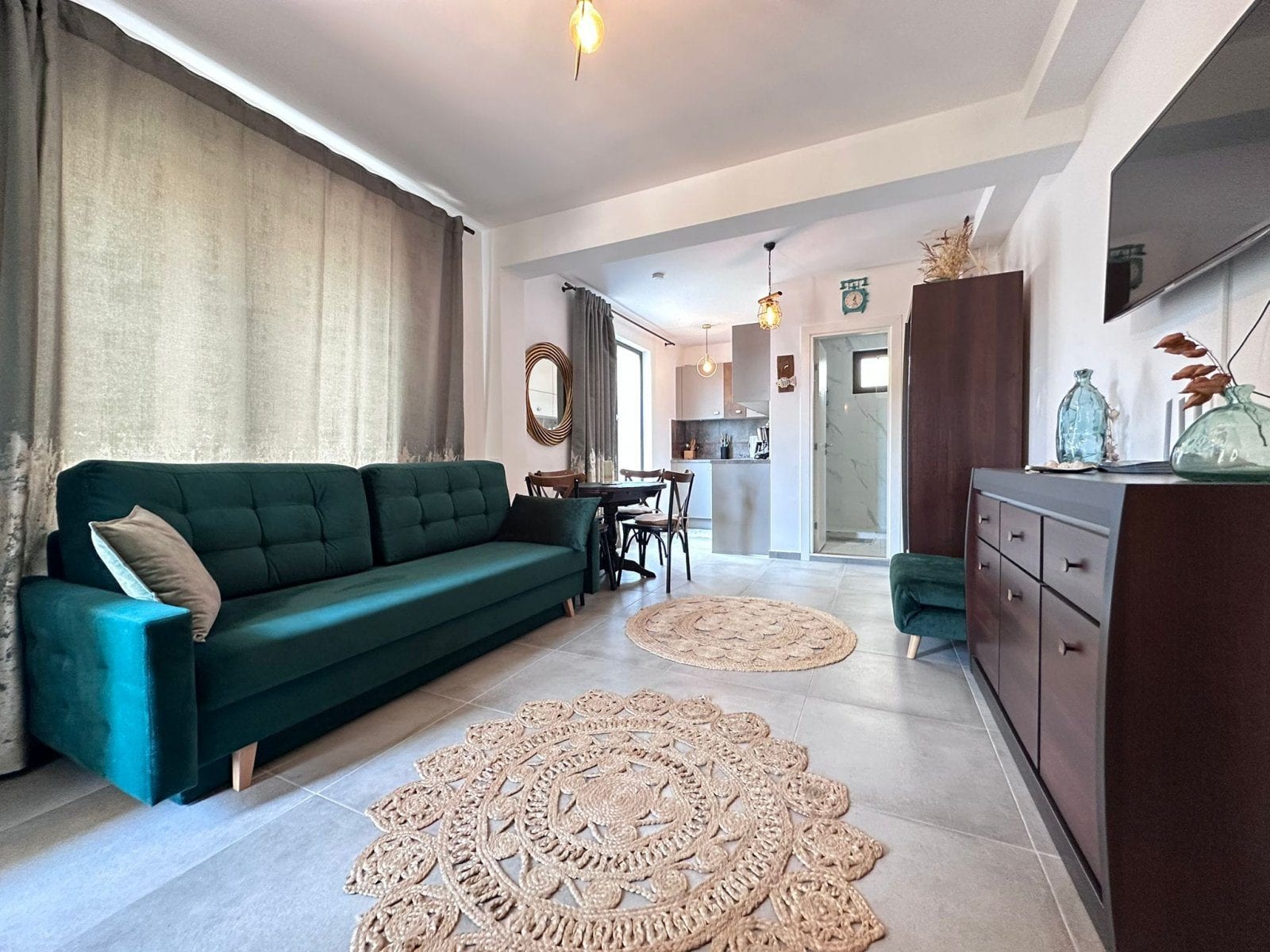 Studio in a new complex in Mary Beach