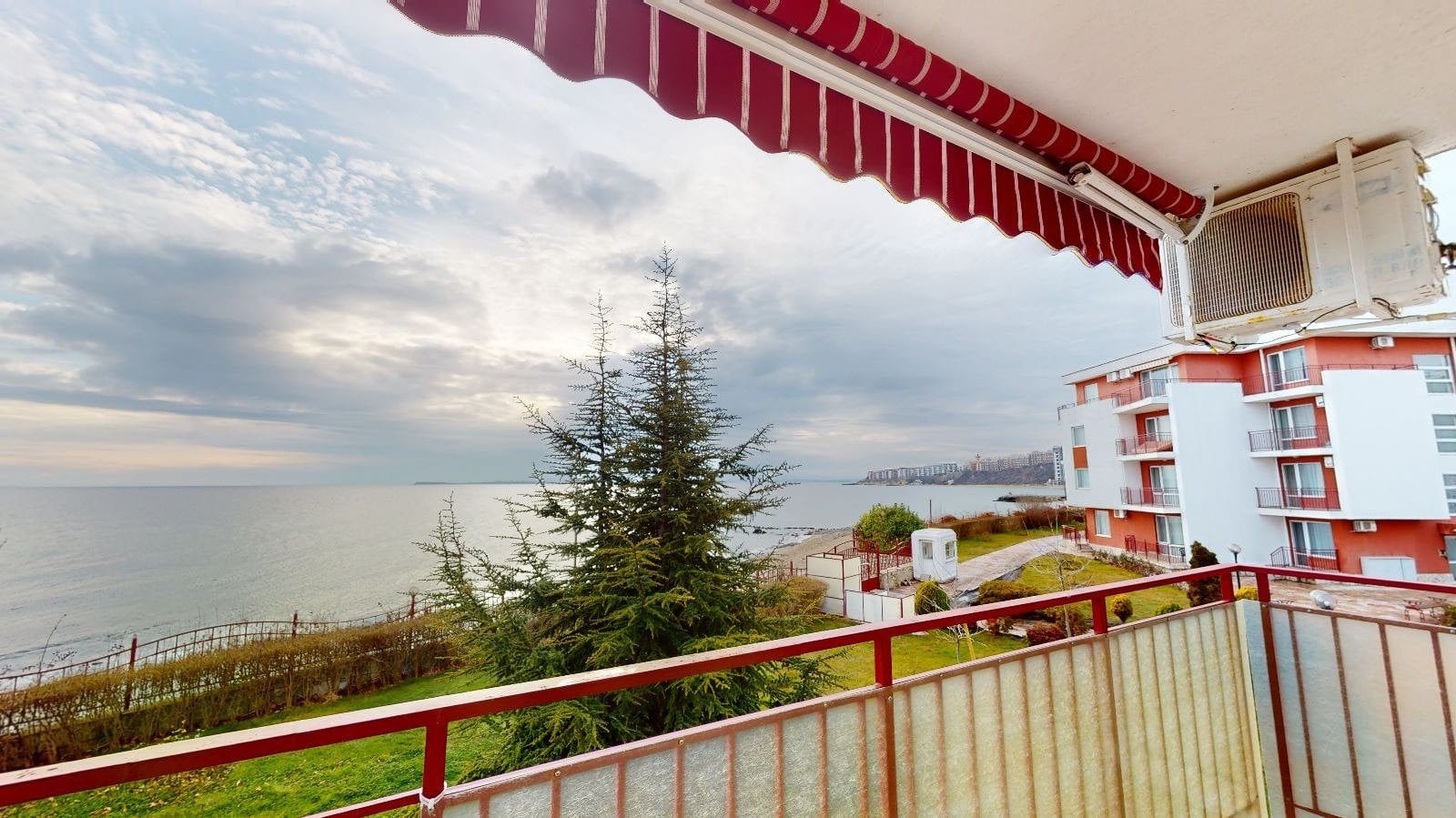 Просторная 1-комнатная квартира с панорамным видом на море – Privilege Fort Beach, Свети Влас – Элените