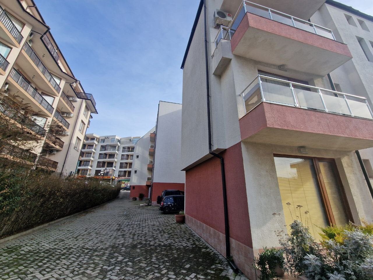 Two-room apartment with sea view in the Sirena complex in Sveti Vlas, Bulgaria