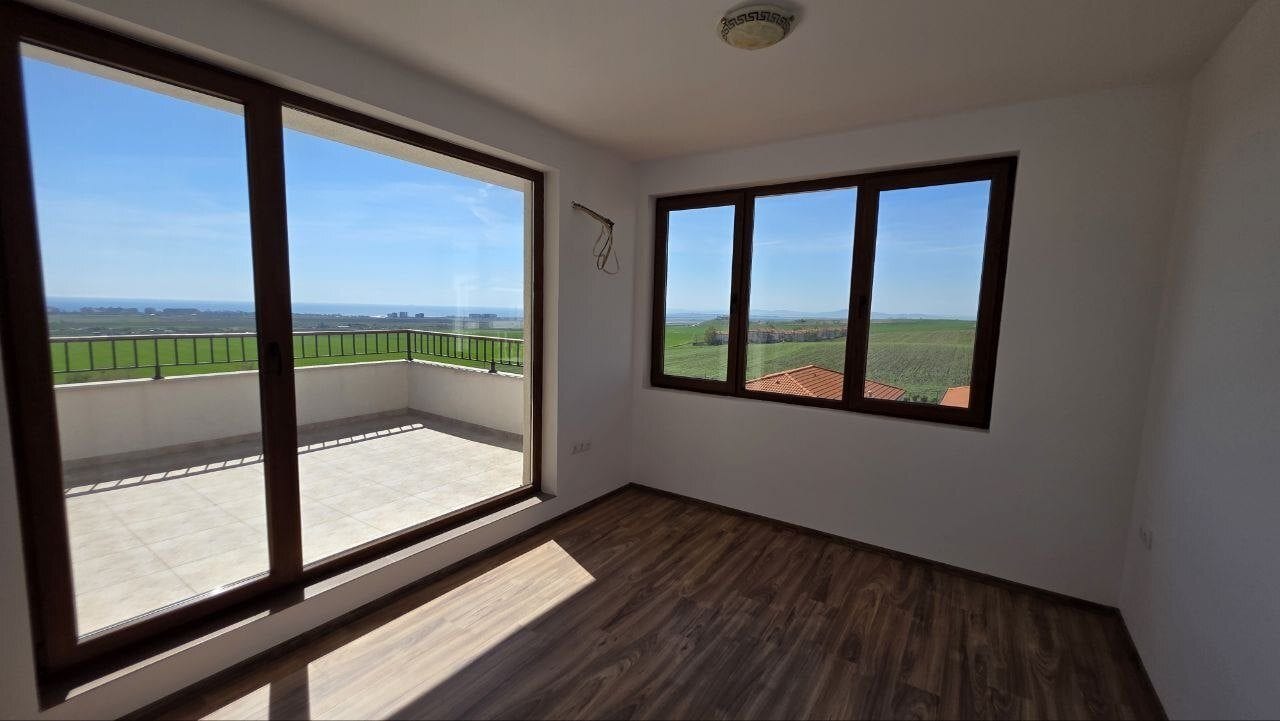 Двухкомнатная квартира с видом на море в комплексе Vineyards Panorama в Ахелое, Болгария