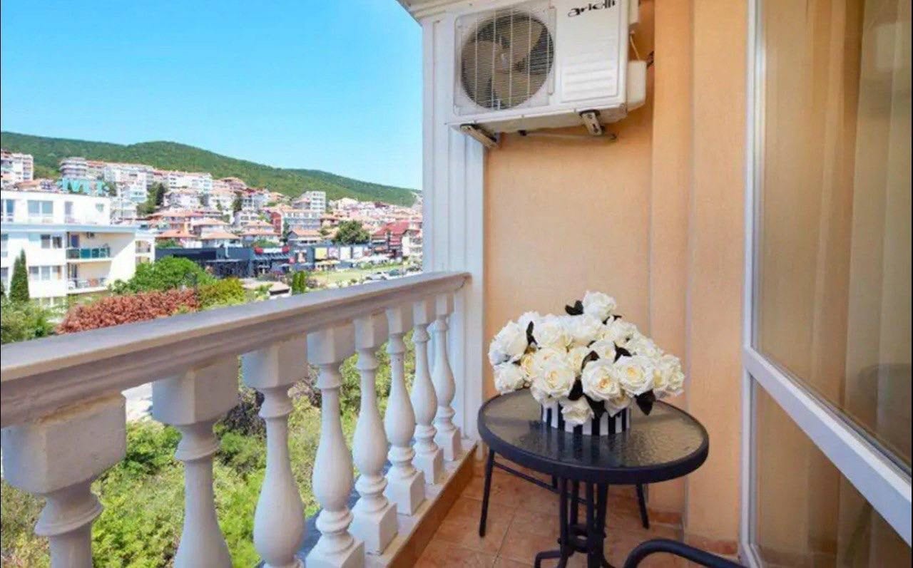 Studio with mountain view in the Villa Sardinia complex, Sveti Vlas, Bulgaria