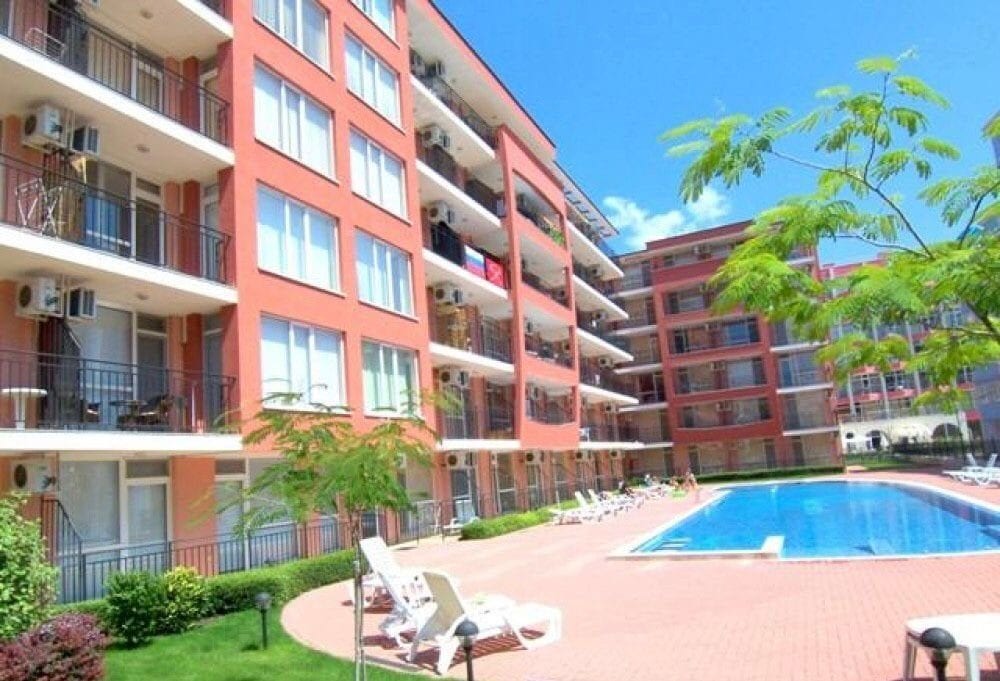 Двухкомнатная квартира с видом на бассейн в Sunset Beach 4, Солнечный берег