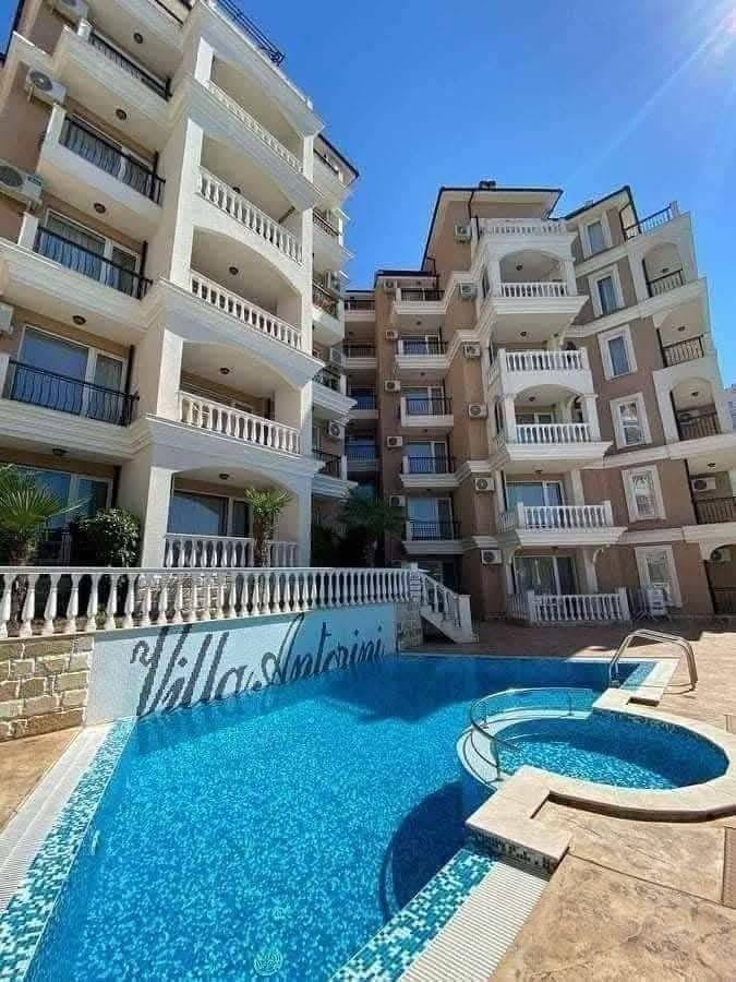 Two-room apartment with sea view in the Villa Antorini complex in Sveti Vlas, Bulgaria