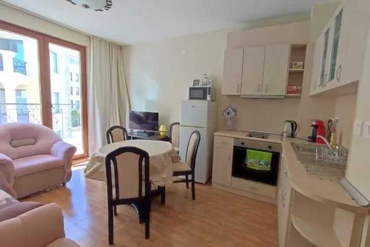Two-room apartment with sea view in the Royal Bay 1 complex in Sveti Vlas, Bulgaria